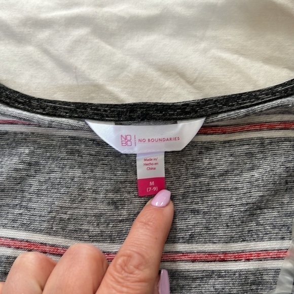 No Boundaries Size M(7-9) Light Weight Short Sleeve Top - Picture 6 of 8